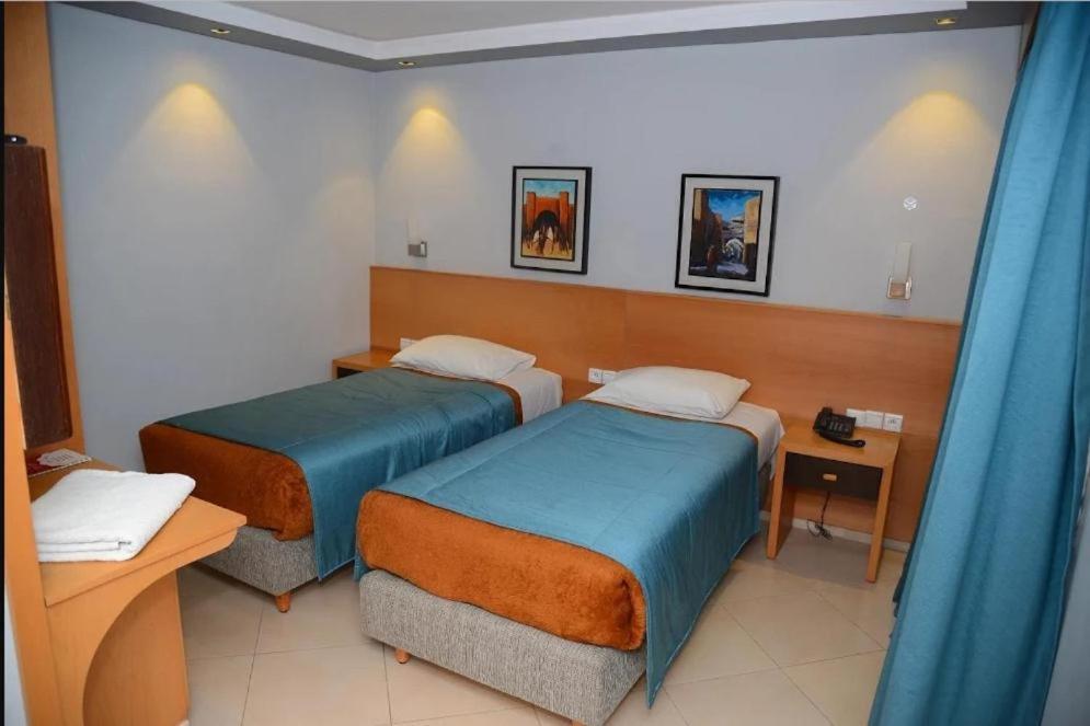 Hotel Al Amal Тизнит Екстериор снимка